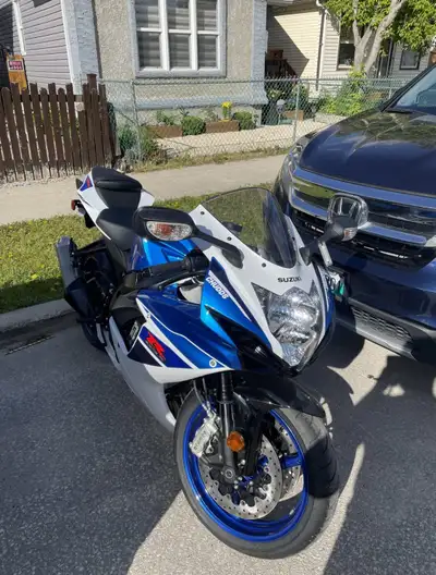 Clean bike and ready to go. Please send me a message and I’ll be happy to answer any questions I hav...