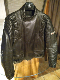 Manteau cuir moto Akito avec pad coude epaule dos 1980 solide !!