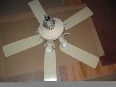 ventilateur de plafond 5 palmes 4 lumières, View more