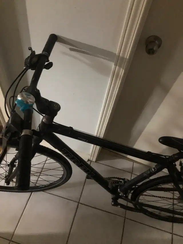 Trek hybrid bike for sale or trade in Road in City of Toronto - Image 6