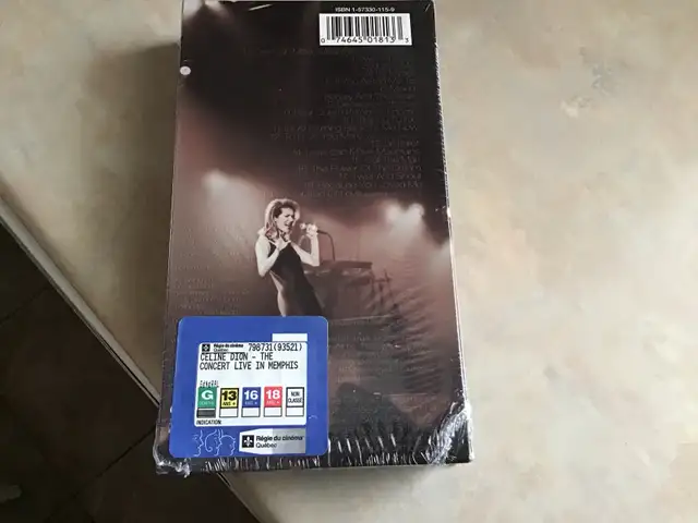 cassette VHS Céline Dion Live in Memphis 1997 neuve in Other in Trois-Rivières - Image 3