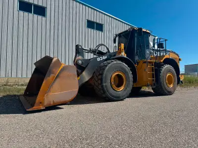 2018 John Deere 824K Series 2 Loader 10736hrs Enclosed Cab with A/C Ride Control Joystick Controls F...