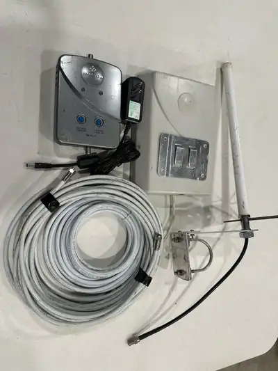 Wilson DB Pro Signal Booster, View more
