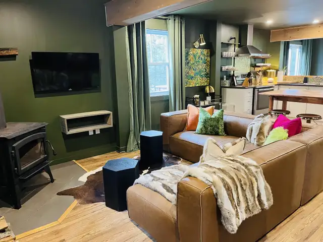 enchanting cottage on Fiddler Lake in Quebec in Canada - Image 7