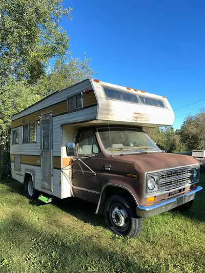 -Located in Hay River, NT -My mom and boyfriend have this posted in Hay River to -My parents can dri...