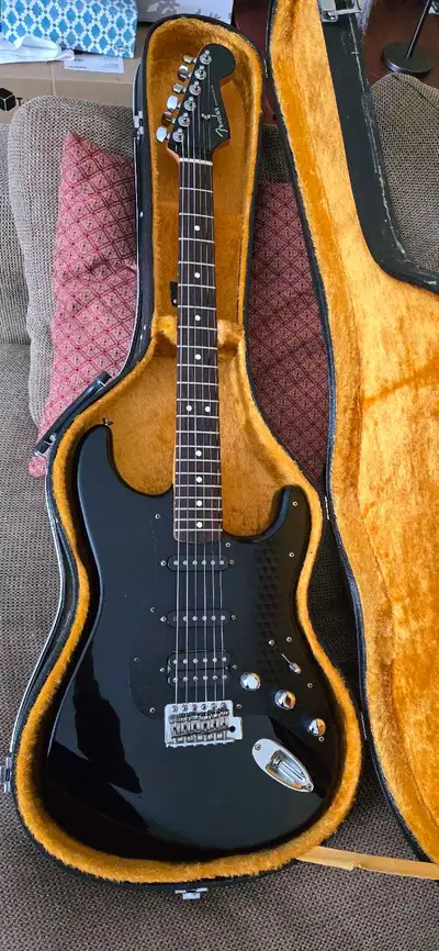 2006 Fender stratocaster FSR MIM, View more