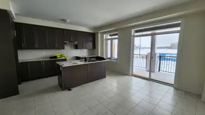 5 Bedroom New Townhouse in Brampton