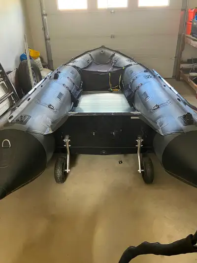 Pro 420 2022 Includes seats,bags Bimini top, 12V pump Tranport wheels, scotty mounts, storage cover,...