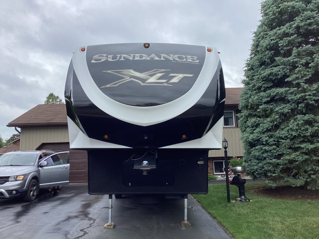 2018 sundance fifth wheel in Travel Trailers & Campers in Kawartha Lakes