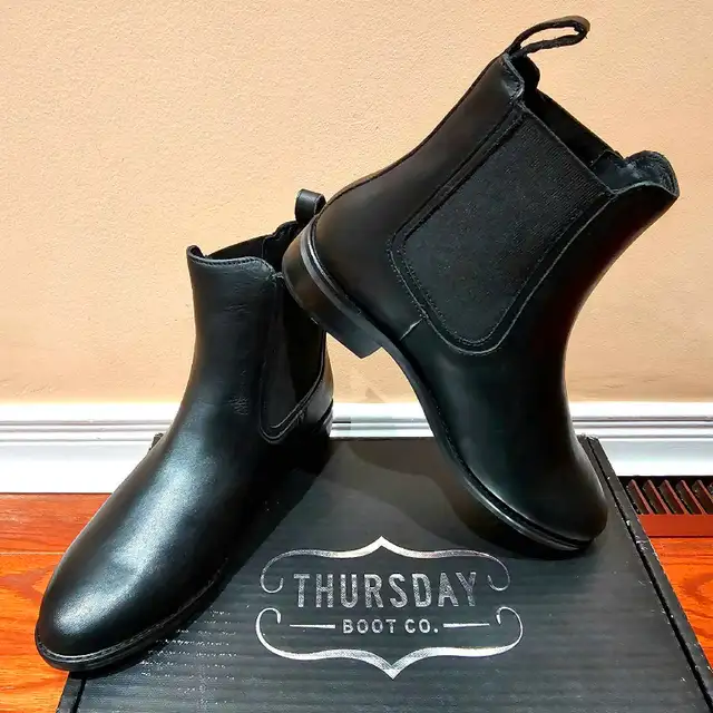 Thursday Boot Company Size 7.5 Women's Duchess Chelsea Boots in Women's - Shoes in Mississauga / Peel Region - Image 2
