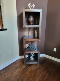 Solid wood bookcase (bookshelf)