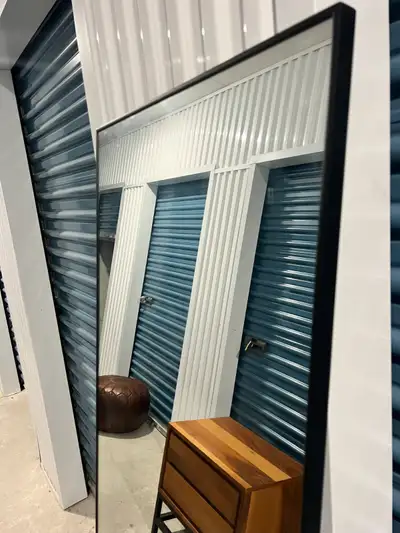 Grand miroir pleine longueur – 50 $ Full-Length Mirror, View more