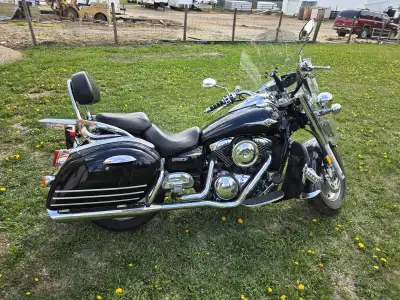 IN PERFECT SHAPE, 2006 Kawasaki Vulcan Nomad, Loaded. 1600 CC, KM to be confirmed, but around 40K. c...