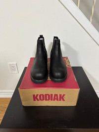 Kodiak McKinney Chelsea  Men’s Composite Toe Pull On Work Boots 