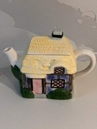 Houston Harvest Collection Tea Pot