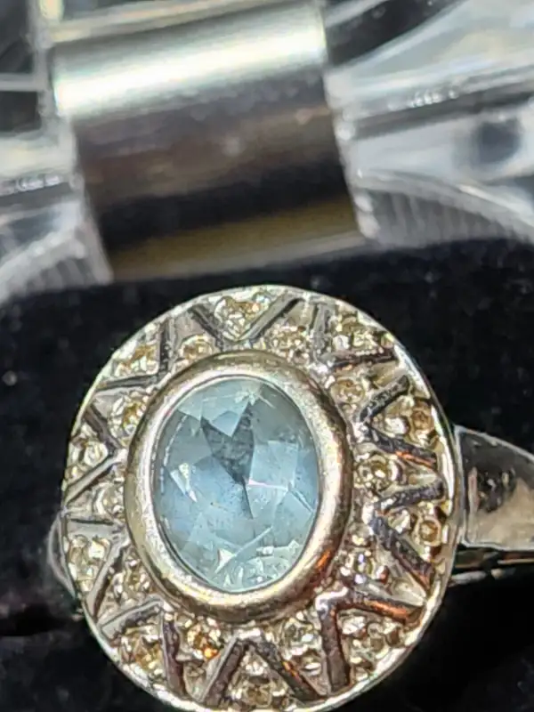 10k Gold Aquamarine and Diamonds Antique Gorgeous Ring in Jewellery & Watches in City of Toronto - Image 4