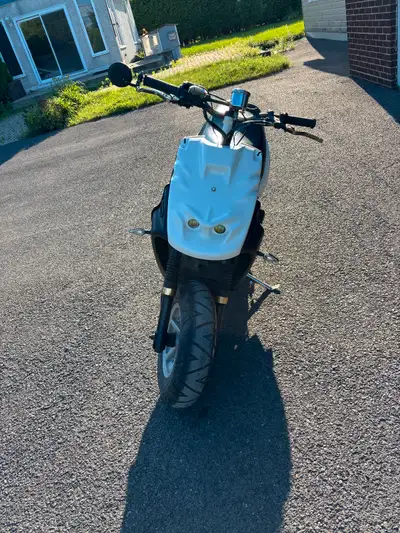 Yamaha bws 70cc plaquer 50cc placable immédiat en super état et très bon set up roulé 100km tu peut...