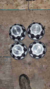 8 BOLT Chev Centre Caps set of 4