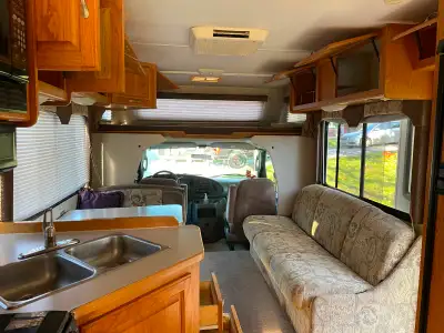 Low mileage 2004 Four Winds. Interior in very good condition. All appliances are in good working ord...