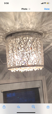 Ceiling light fixture 