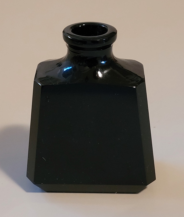Vintage Rare Black Parka Crystal Bottle 24% PbO  - 3" Tall in Arts & Collectibles in Oshawa / Durham Region - Image 2