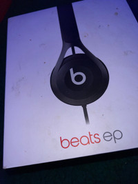 BEATS ep (wired, comes with iPhone adoapotor)