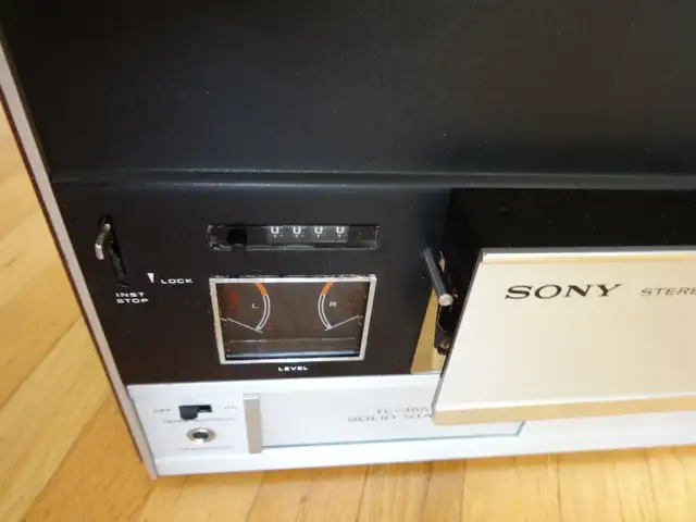 Sony TC-355 reel to reel 3-head stereo recorder for sale in Stereo Systems & Home Theatre in Markham / York Region - Image 4