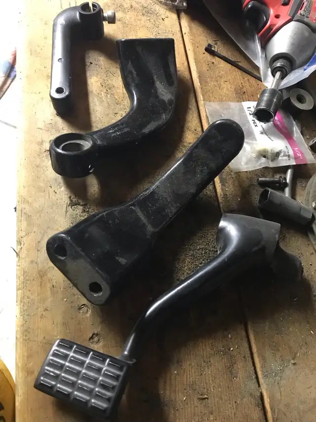 2004-2021 HD Sportster XL883 XL1200 Mid Footrests Controls in Motorcycle Parts & Accessories in Winnipeg - Image 4