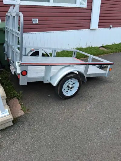 Barely used. If bought new at CDN,by the time it's all ready to go is close to 2100$.
