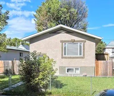 8 year old house for rent in West End. Conveniently located to No Frills, FreshCo, Health Sciences C...