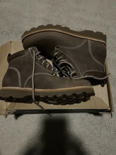 Women’s Roots Tuff Leather Boots Size 6, View more