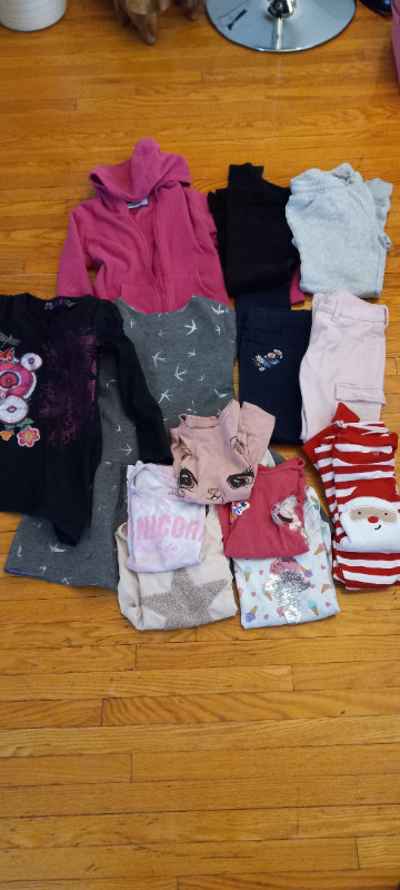 Girl Clothing - 7/8 T in Kids & Youth in City of Toronto