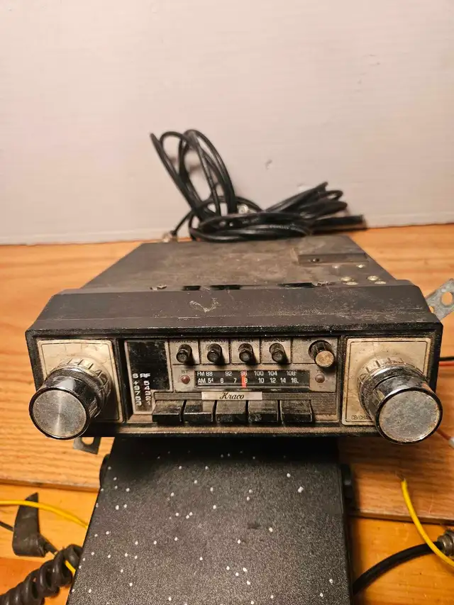 4 CB Radios in General Electronics in Oshawa / Durham Region - Image 7