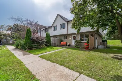 For Rent - 3 Beds 1.5 Baths - Townhouse
