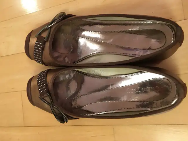 Size US 7.5 Women Shoes in Women's - Shoes in City of Toronto - Image 6