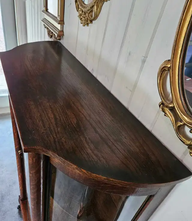 Tiger Oak Curved Display Cabinet  in Hutches & Display Cabinets in Winnipeg - Image 7