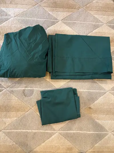 Twin Bedding Sheets Set /BED SHEETS only and 1 pillow case Fits 39X 76 inches mattress Comes with on...