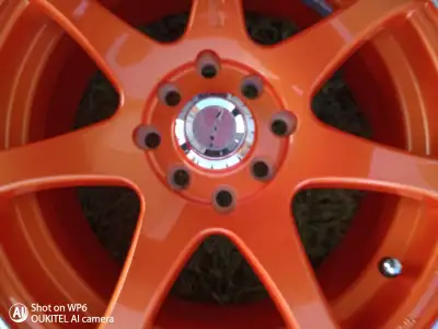 Les roues sont flambant neuves elles ne sont jamais allées sur la route, les pneus 195/65/15 ont moi...