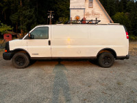 2004 GMC Savana 2500 6.0l V8 Extended Wheel Base Camper Van