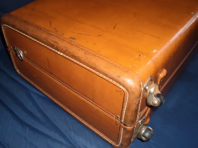 Vintage Leather, Rolling Luggage from Stratford, ON in Other in City of Toronto - Image 8