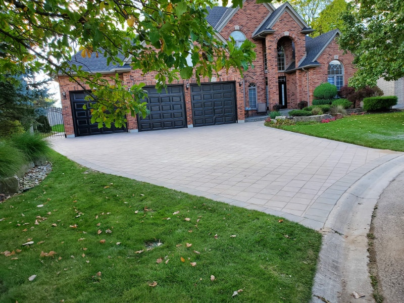 Interlocking Brick repair Driveways / Patios Paving Stones