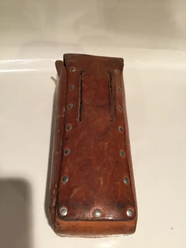 VTG Ideal Canada 61-010 Leather Pouch / Tools & Friction Tape in Hand Tools in City of Toronto - Image 6