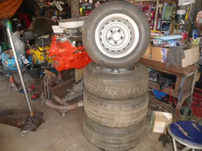 5x5 2 wheel drive 5 lug ,fronts 15x7 wtth new 235x60 rears are 15x8 with 275x60 the rim width is bet...