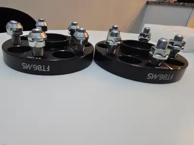 Brand new hub centric 20mm wheel spacers 5x100