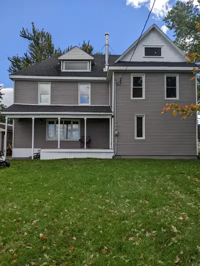 Please Call or text 519 280 5563 for any questions or to arrange a viewing.