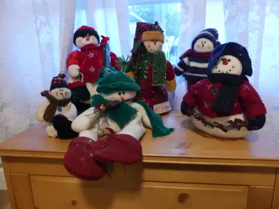 Lot of 6 snowmen, View more