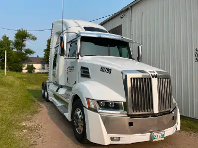 2019 Western Star 5700xe DD15 505 hp, 12 speed auto, 3:23 rears, 1,374,000 km, engine/bunk heaters,...