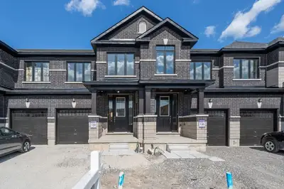 TOWNHOUSE FOR RENT!- IN LINDSAY AMAZING AREA!