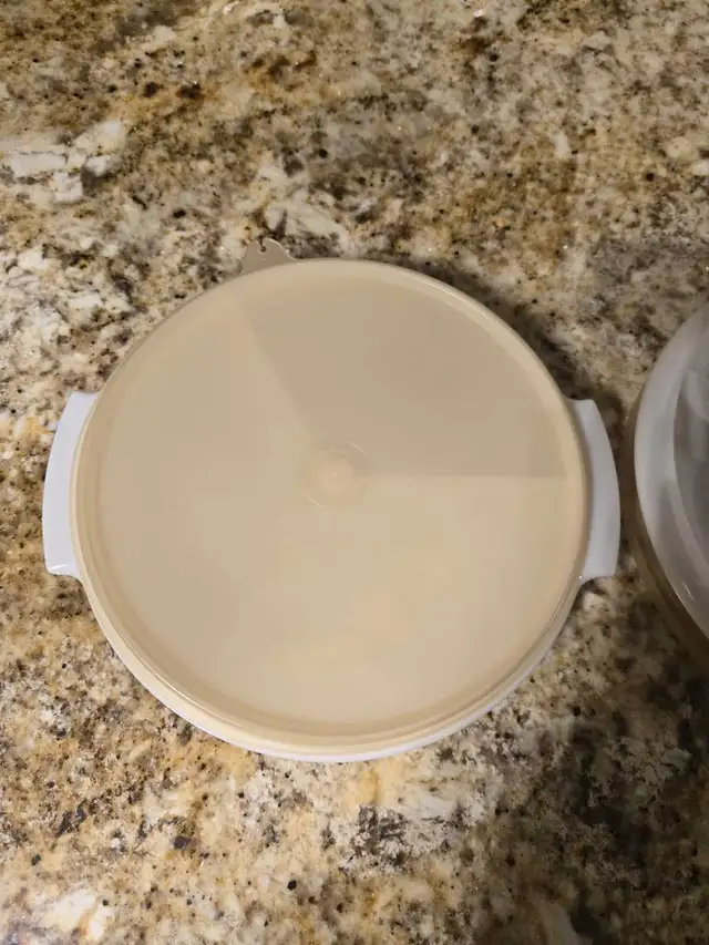 Tupperware Chip and Dip in Kitchen & Dining Wares in Kitchener / Waterloo - Image 4