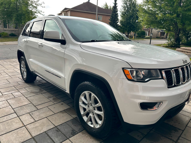 2011 Jeep Grand Cherokee Laredo – Minor issue, full transparency in Cars & Trucks in Ottawa - Image 2